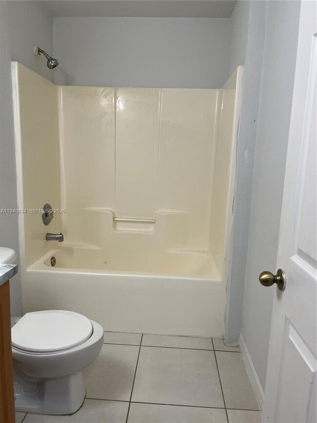 4905 Golfview Blvd in Lehigh Acres, FL - Building Photo - Building Photo