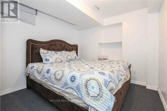 22 Alberta Terrace in Brampton, ON - Building Photo - Building Photo