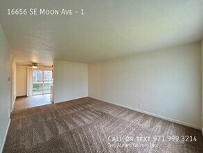 16656 SE Moon Ave in Milwaukie, OR - Building Photo - Building Photo