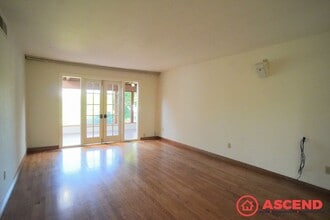 7932 Stine Rd in Bakersfield, CA - Building Photo - Building Photo