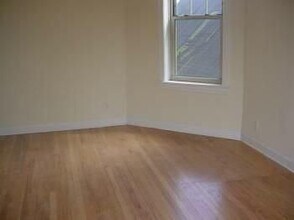 2453 N Spaulding Ave in Chicago, IL - Foto de edificio - Building Photo