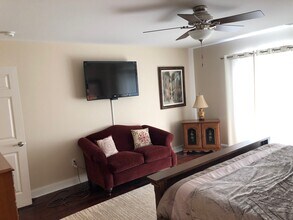 235 N Whittaker St, Unit 35 in New Buffalo, MI - Building Photo - Building Photo