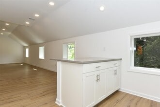 568 Eagle Valley Rd in Tuxedo Park, NY - Building Photo - Building Photo