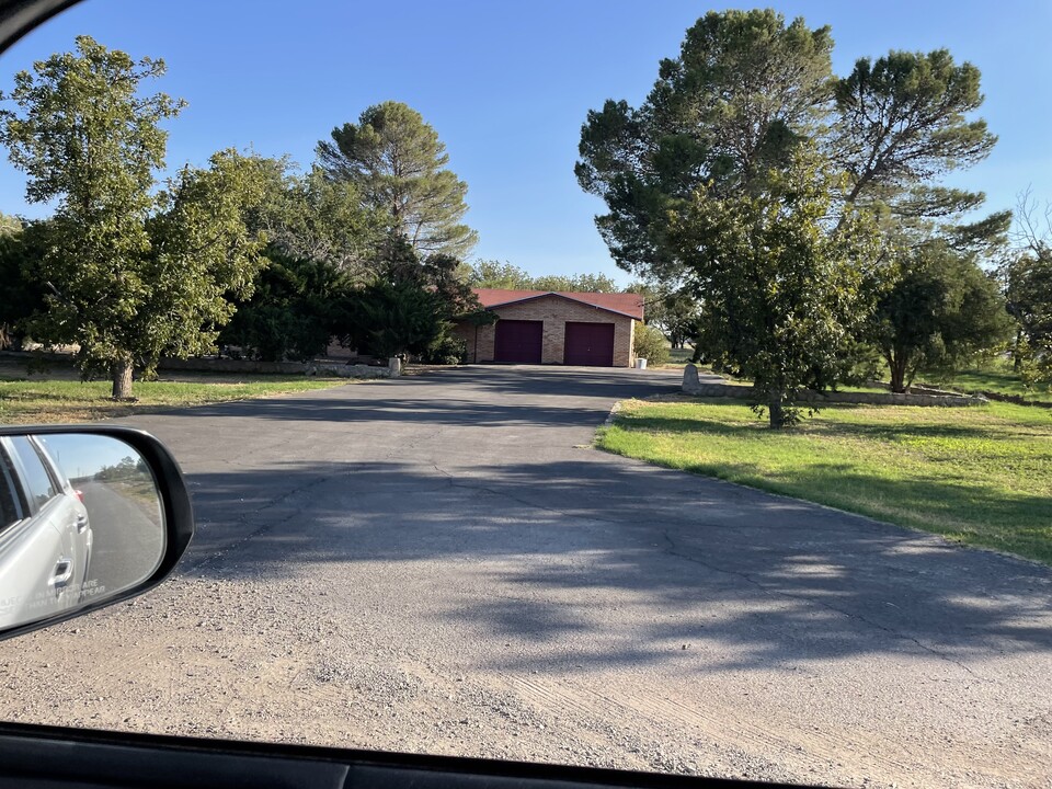 810 Greenwood Rd in Anthony, TX - Building Photo