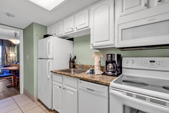 2106 N Ocean Blvd in Myrtle Beach, SC - Building Photo - Building Photo