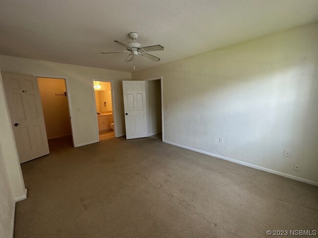 3800 Saxon Dr-Unit -C-52 in New Smyrna Beach, FL - Foto de edificio - Building Photo
