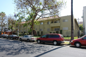 950 Magnolia Ave in Los Angeles, CA - Building Photo - Building Photo