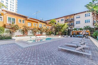 200 4th Ave S, Unit 227 in St. Petersburg, FL - Foto de edificio - Building Photo