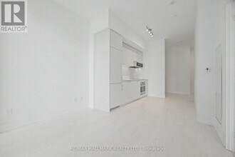 308 Jarvis St in Toronto, ON - Building Photo - Building Photo