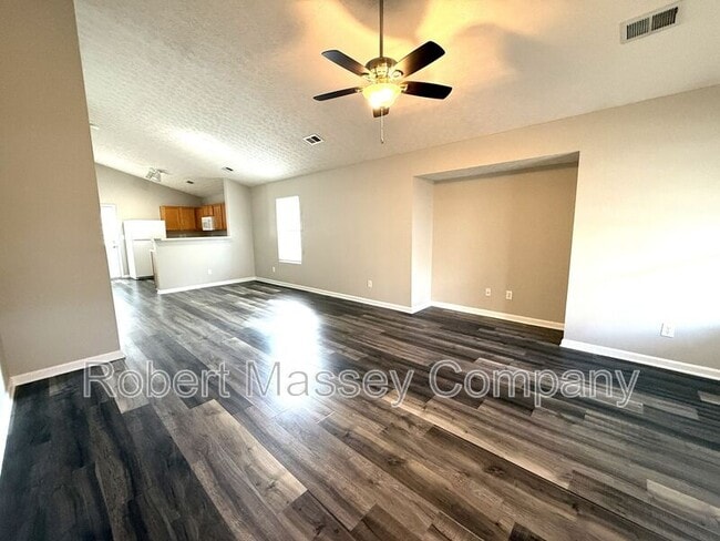 7042 Shanty Creek Dr in Louisville, KY - Foto de edificio - Building Photo