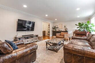 6612 Weatheford Ct in McLean, VA - Building Photo - Building Photo