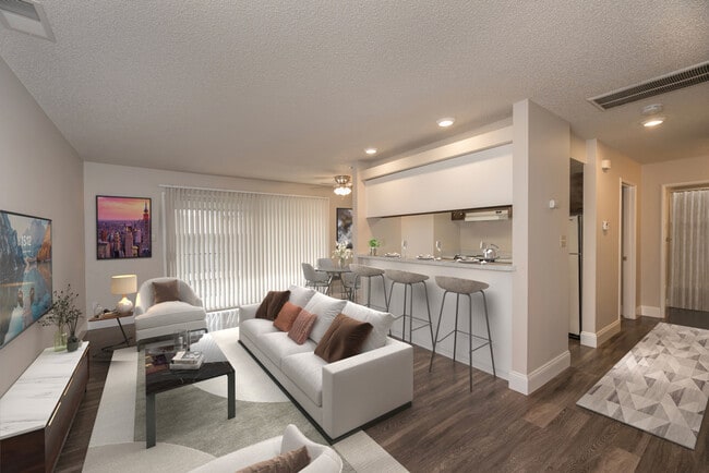Fulton Oaks Apartments in Sacramento, CA - Building Photo - Building Photo