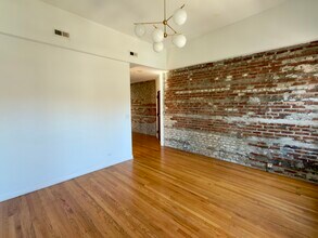 4724 N Troy St, Unit 2 in Chicago, IL - Foto de edificio - Building Photo