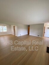 2111 Clark Ave in Granite City, IL - Foto de edificio - Building Photo