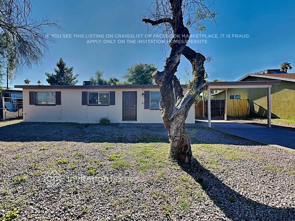 1355 W 6th Ave in Mesa, AZ - Foto de edificio