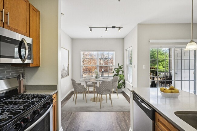 The Highlands at Cherry Hill in Cherry Hill, NJ - Foto de edificio - Building Photo