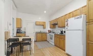 1258 Commonwealth, Unit 1 in Boston, MA - Foto de edificio - Building Photo