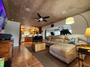 1219 N M St in Lake Worth Beach, FL - Building Photo - Building Photo