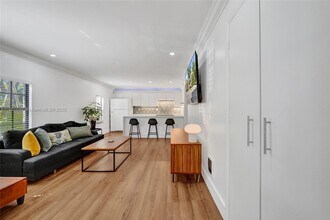 815 NE 28th St in Wilton Manors, FL - Building Photo - Building Photo