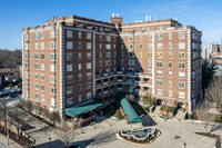 The Woodlands in Lexington, KY - Foto de edificio - Primary Photo