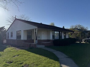 3203 N 94th St in Milwaukee, WI - Building Photo - Building Photo