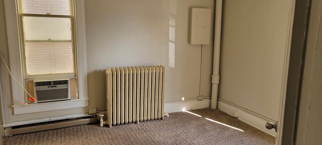 101 N Main, Unit 2 E Madison - Apt. A in Franklin, IN - Foto de edificio - Building Photo