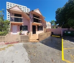 1033 SW 2nd St in Miami, FL - Building Photo - Building Photo