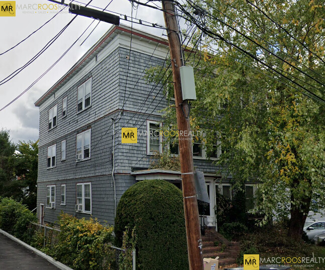 94 Beechcroft St, Unit 1 in Boston, MA - Building Photo