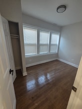 1048 W Marquette Rd in Chicago, IL - Foto de edificio - Building Photo