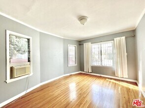 227 N Swall Dr in Beverly Hills, CA - Building Photo - Building Photo