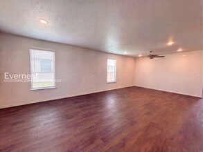 854 Freedom Cir, Unit 3A in Nolanville, TX - Foto de edificio - Building Photo