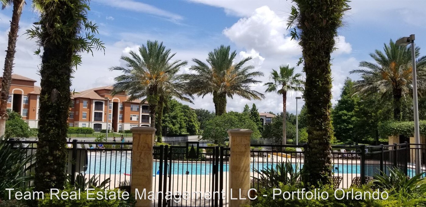6131 Metrowest Blvd in Orlando, FL - Foto de edificio