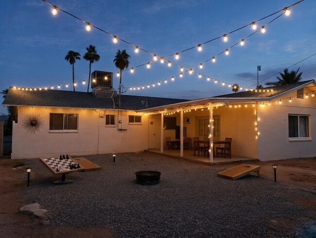 property at 715 W 18th St