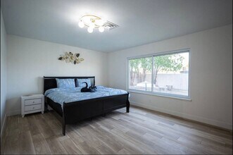 6160 W Katella Ave in Las Vegas, NV - Foto de edificio - Building Photo