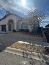 7726 Enchanted Ridge Dr in El Paso, TX - Foto de edificio - Building Photo