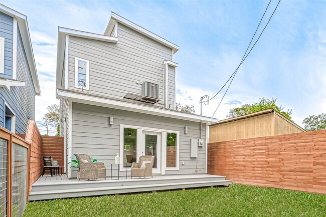 317 E 35th St in Houston, TX - Building Photo - Building Photo