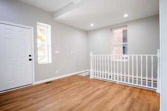 838 S Miller St in Chicago, IL - Building Photo - Building Photo