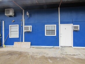 1217 US-83 in Laredo, TX - Building Photo - Building Photo