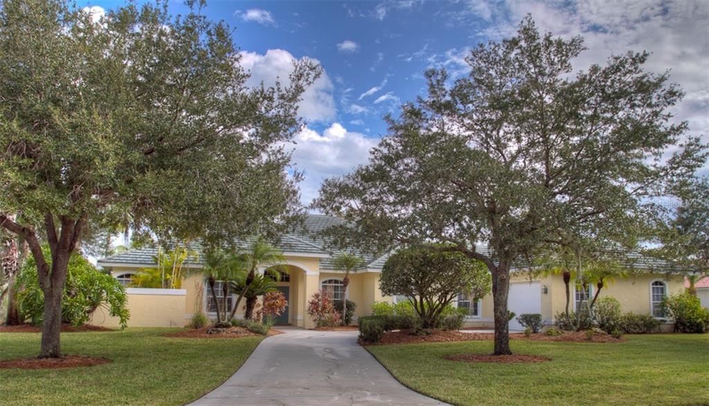 6553 Taeda Dr in Sarasota, FL - Foto de edificio