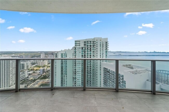 488 NE 18th St in Miami, FL - Building Photo - Building Photo