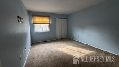 94 Driftwood Dr in Franklin Township, NJ - Building Photo - Building Photo