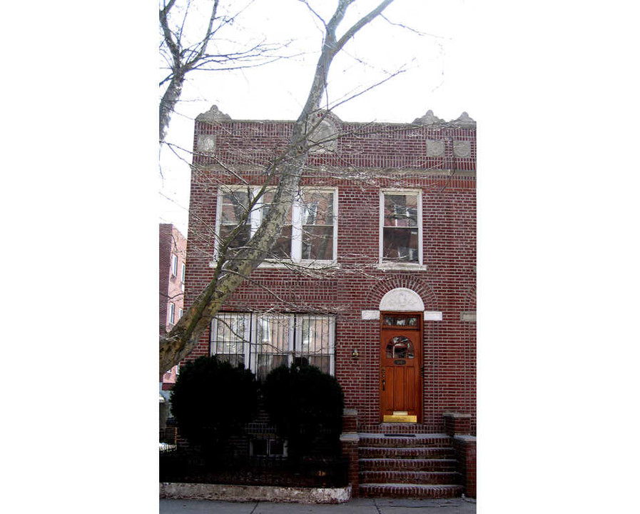 686 Vanderbilt St in Brooklyn, NY - Building Photo