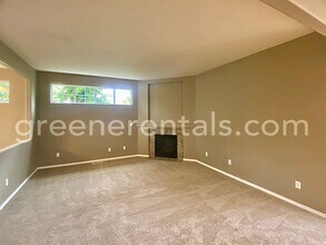 8557 Capstan Dr NE in Lacey, WA - Building Photo - Building Photo