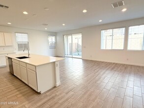 10136 E Ursula Ave in Mesa, AZ - Building Photo - Building Photo