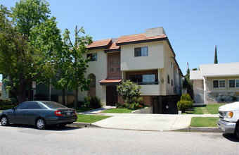 1035 Irving Ave in Glendale, CA - Building Photo - Building Photo