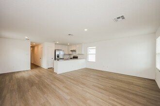 14737 Southton Basin, Unit 6-3130 in San Antonio, TX - Foto de edificio - Building Photo