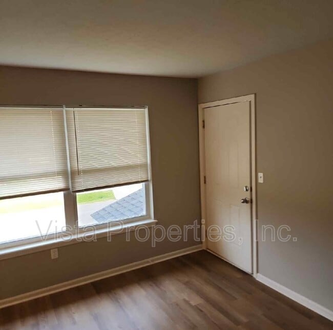 4908 Saddlebrook Ln in Louisville, KY - Building Photo - Building Photo