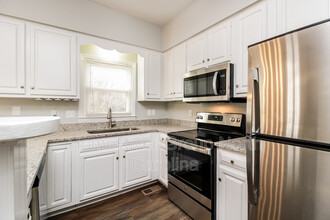 2303 Bayleaf Ct in Greensboro, NC - Building Photo - Building Photo
