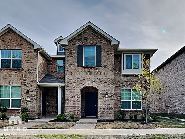 property at 1272 Alamo Dr