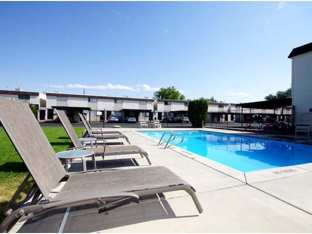 Townhomes at Mountain Ridge in Salt Lake City, UT - Building Photo - Building Photo